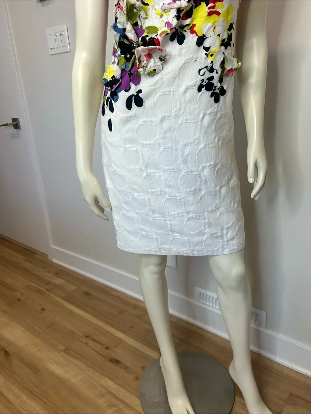 Gorgeous MUSE White Dress with Multicolor Floral Appliqué❤️4 - Picture 6 of 10